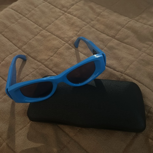 Balenciaga Sunglasses BB0243S - Picture 4 of 15